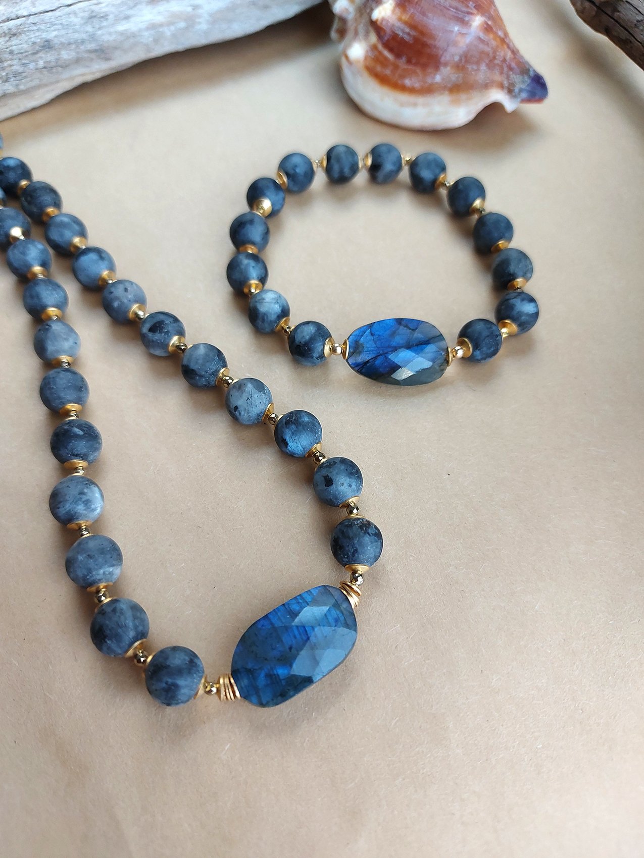 Labradorite and Black Labradorite Necklace - N 4041 - Image 3