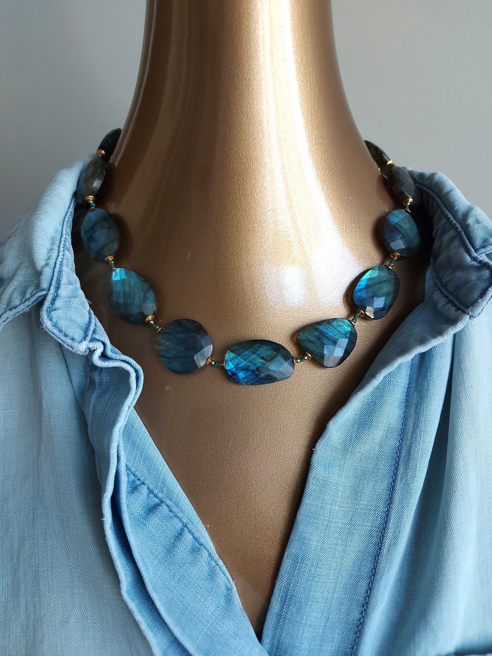 Labradorite Necklace with Swarovski Clasp - N 4047 - Image 6