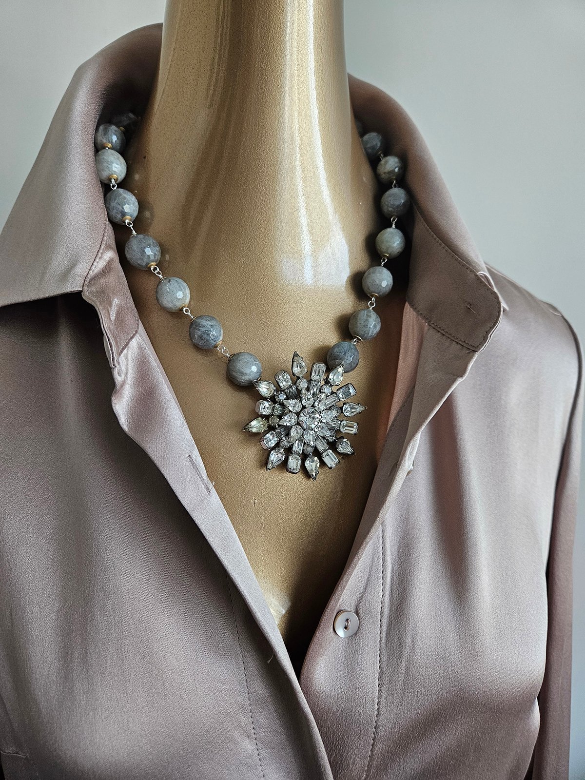 Vintage rhinestones pendant, Labradorite necklace - Image 4