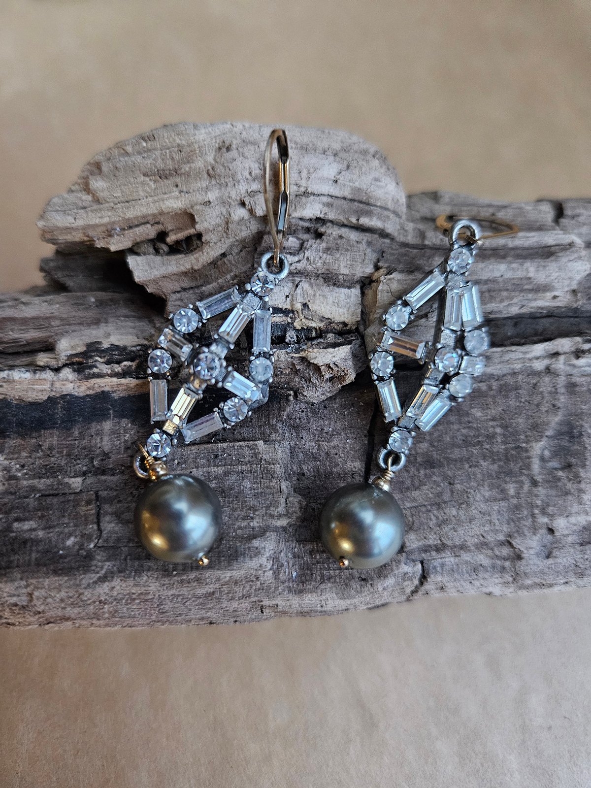 Vintage style Tahitian Pearls Earrings - Image 2