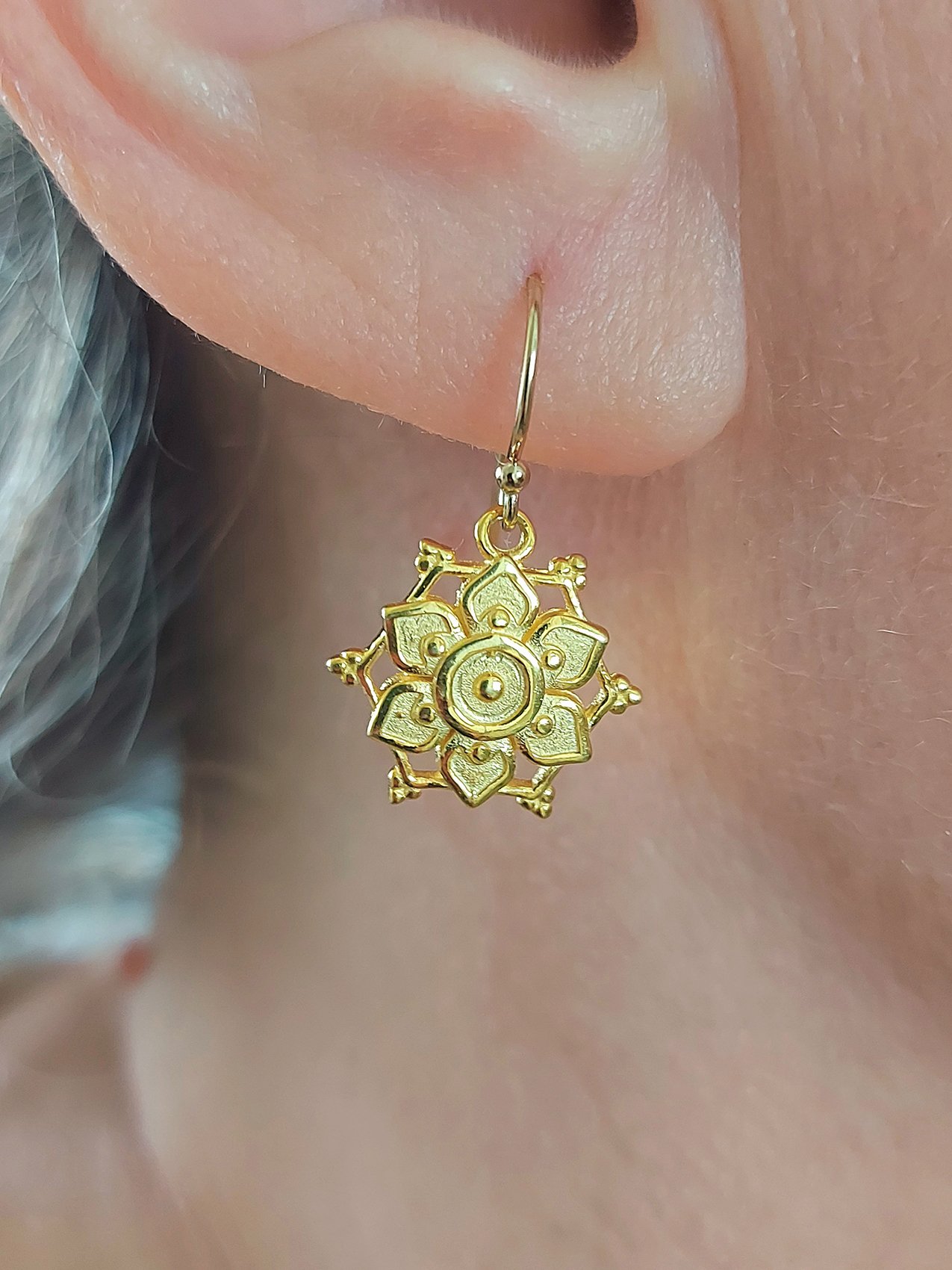 Lotus Gold earrings - E 1697 - Image 5