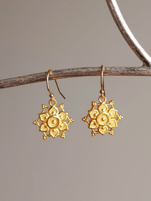 Lotus Gold earrings – E 1697