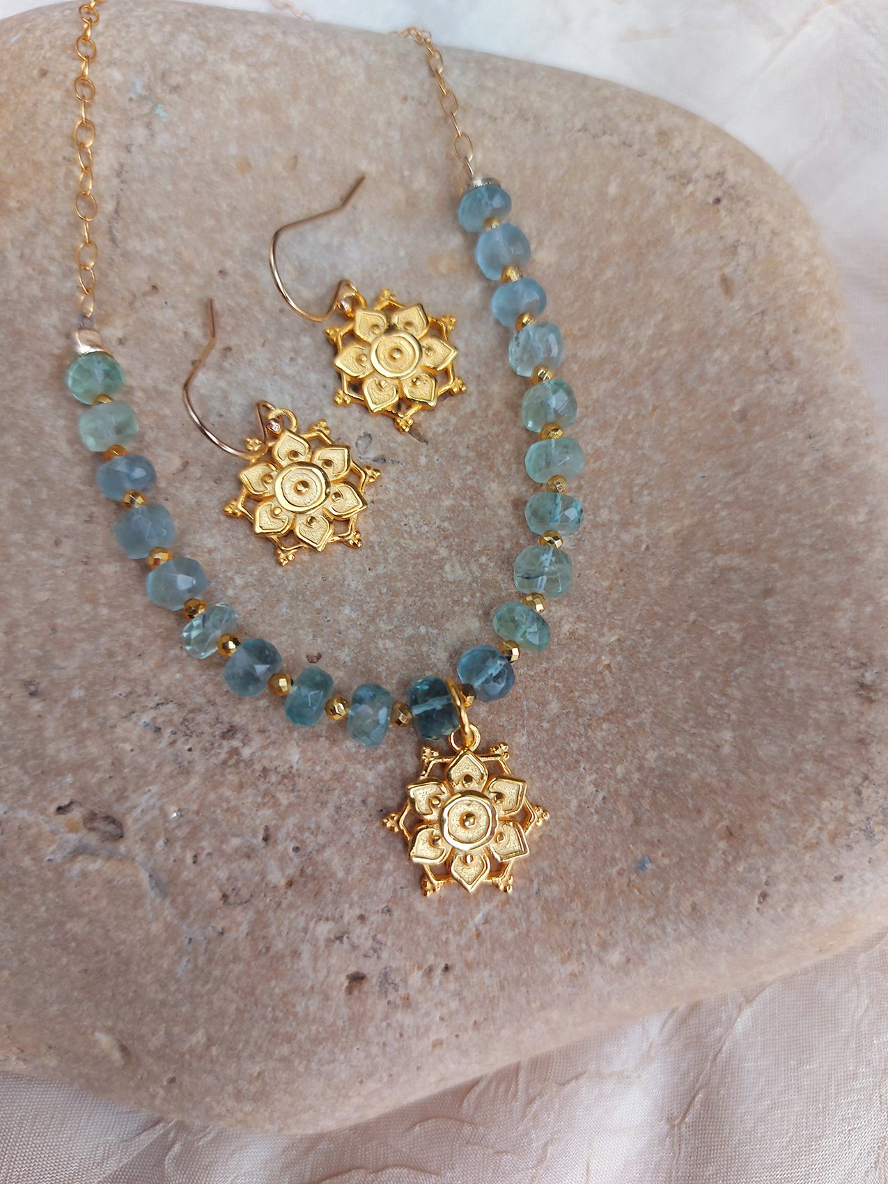 Lotus Gold earrings - E 1697 - Image 6