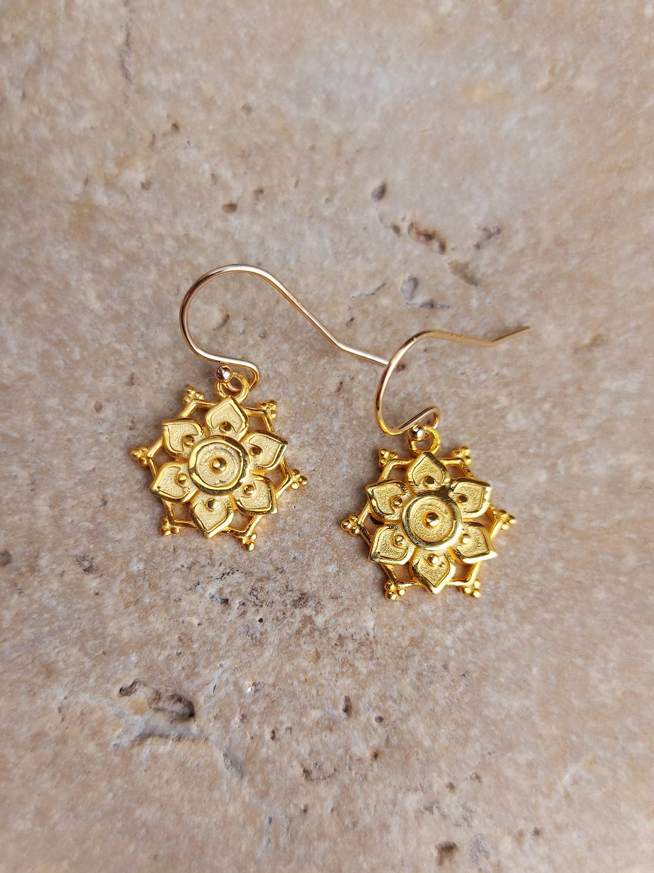 Lotus Gold earrings - E 1697 - Image 3