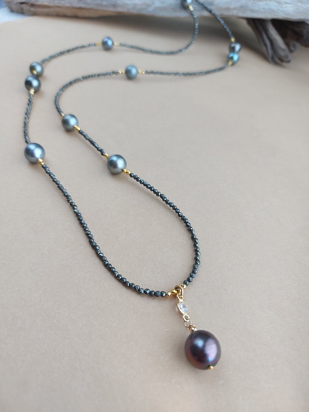Tahitian Pearls and Pyrite necklace - N 4018 - Image 4