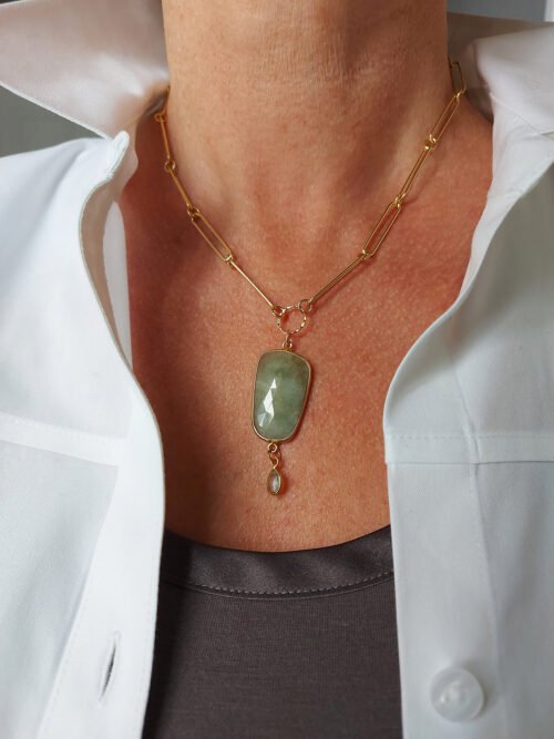 Sapphire on Paperclip chain – N 2714
