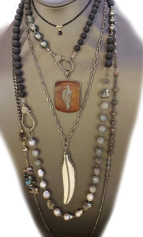 Diamond Feather on wood and Tahitian Pearls N 2855