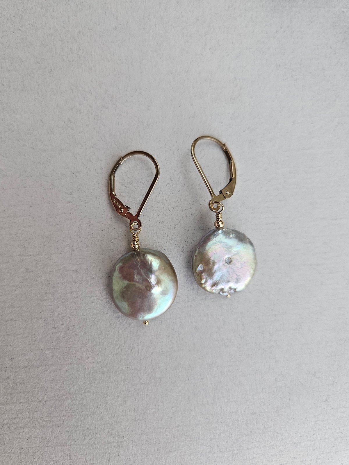 grey pearls earrings