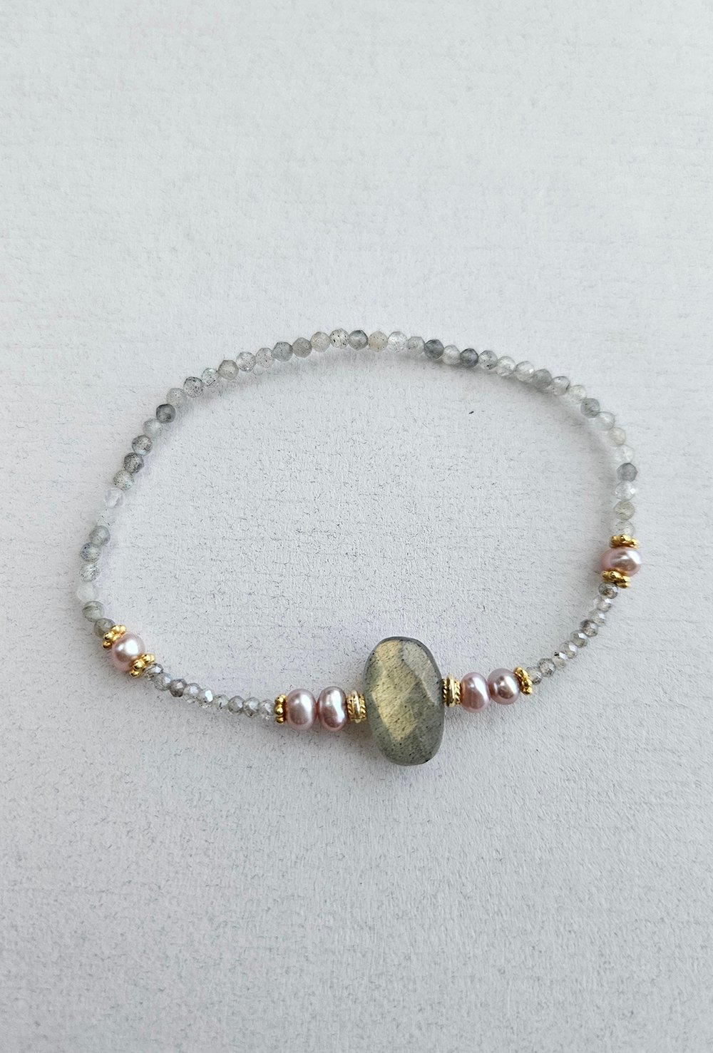 labradorite stretch bracelet with freshwater pearls