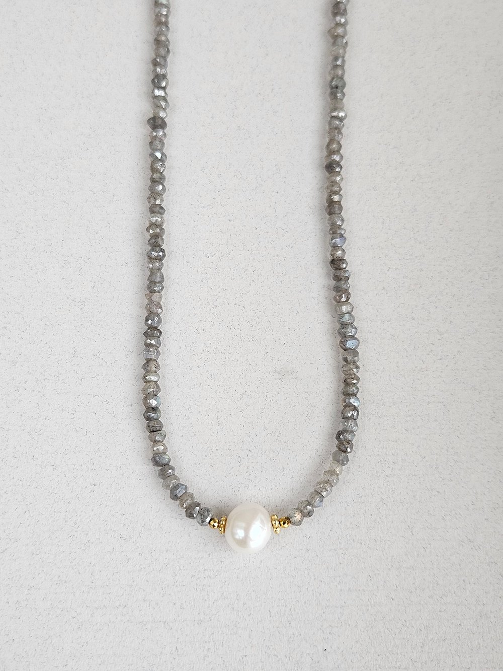 white freshwater pearl necklace