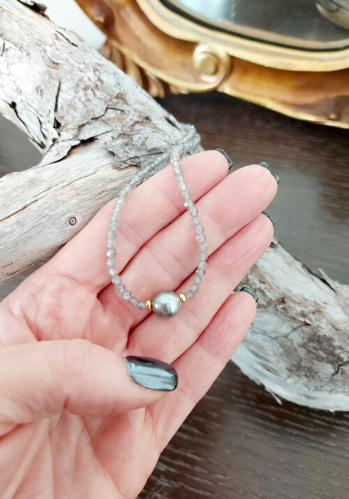 Tahitian Pearl on Labradorite – N 2772